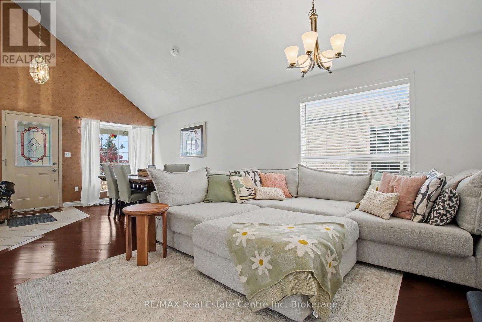 373 Starwood Drive, Guelph, Ontario  N1E 7A2 - Photo 5 - X12590552