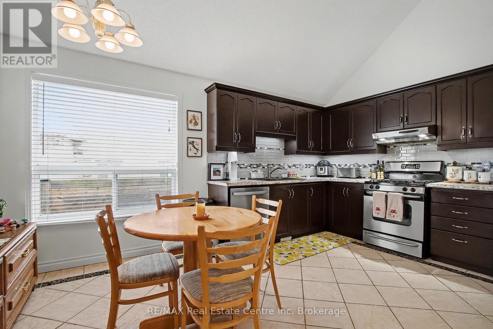 373 Starwood Drive, Guelph, Ontario  N1E 7A2 - Photo 7 - X12590552