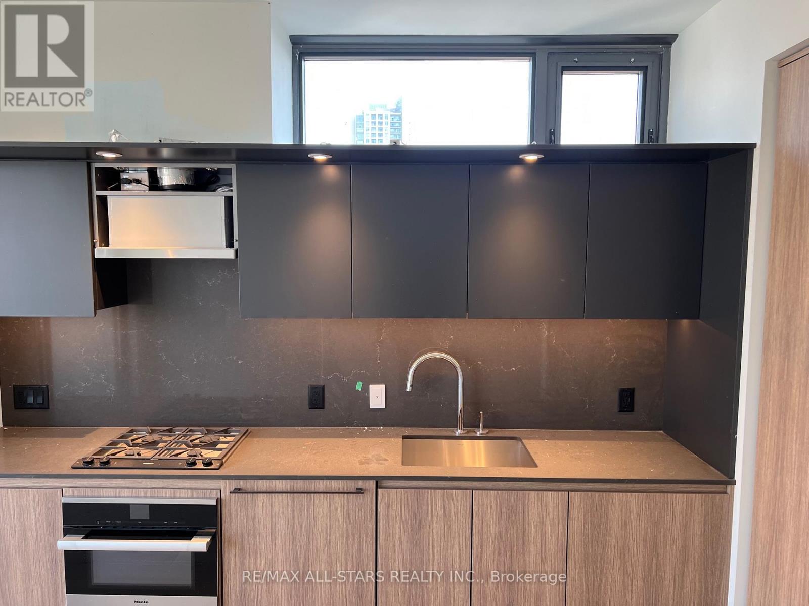 1607 - 81 Wellesley Street E, Toronto, Ontario  M4Y 0C5 - Photo 2 - C12589906