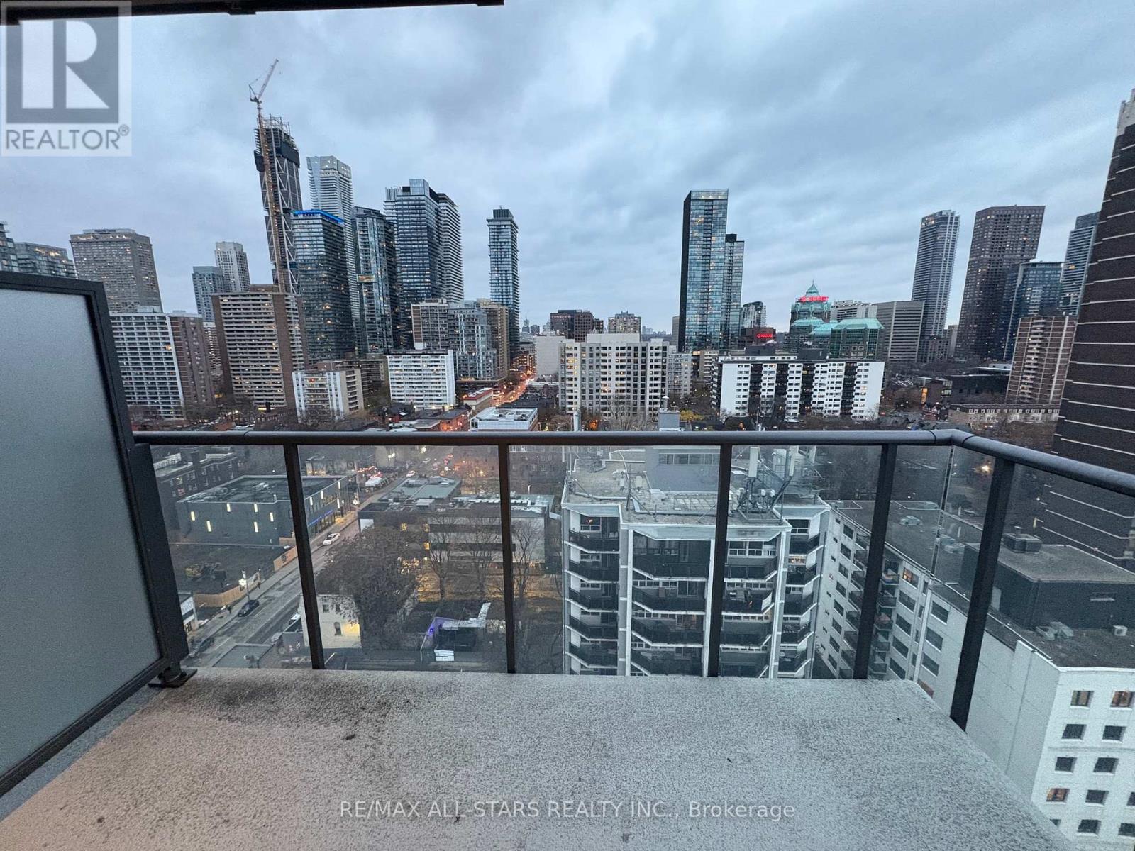 1607 - 81 Wellesley Street E, Toronto, Ontario  M4Y 0C5 - Photo 8 - C12589906