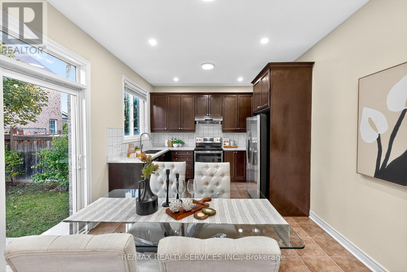 24 Addiscott Street, Brampton, Ontario  L6R 0X8 - Photo 15 - W12602102