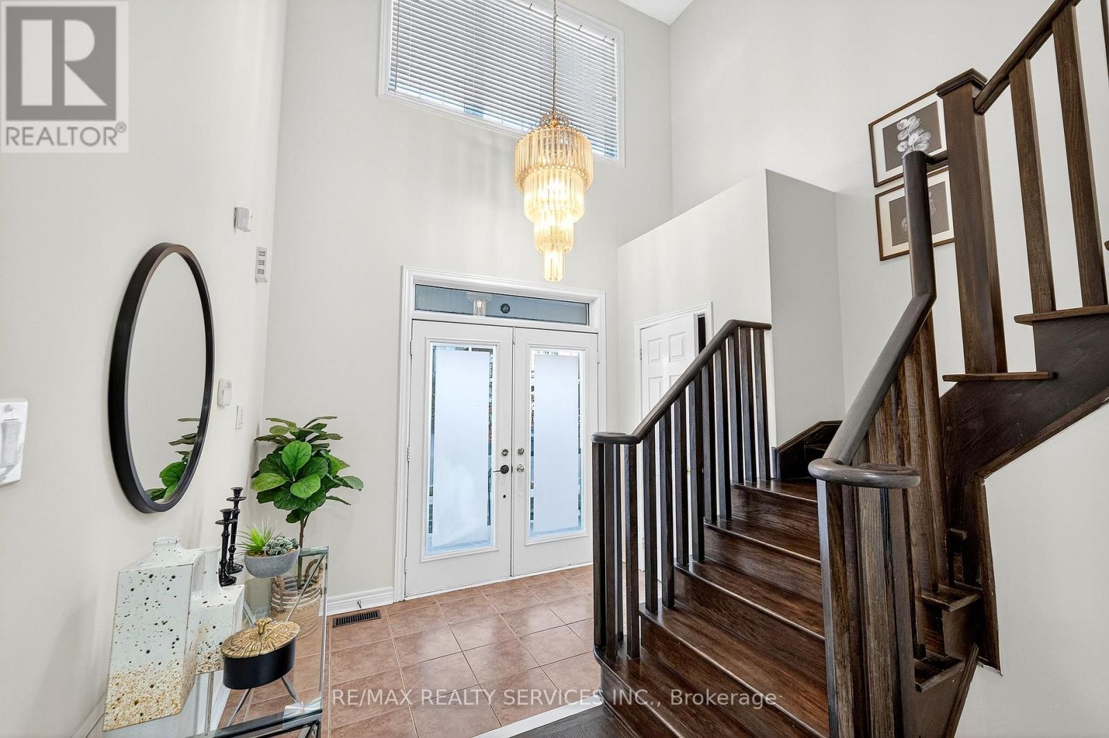 24 Addiscott Street, Brampton, Ontario  L6R 0X8 - Photo 7 - W12602102