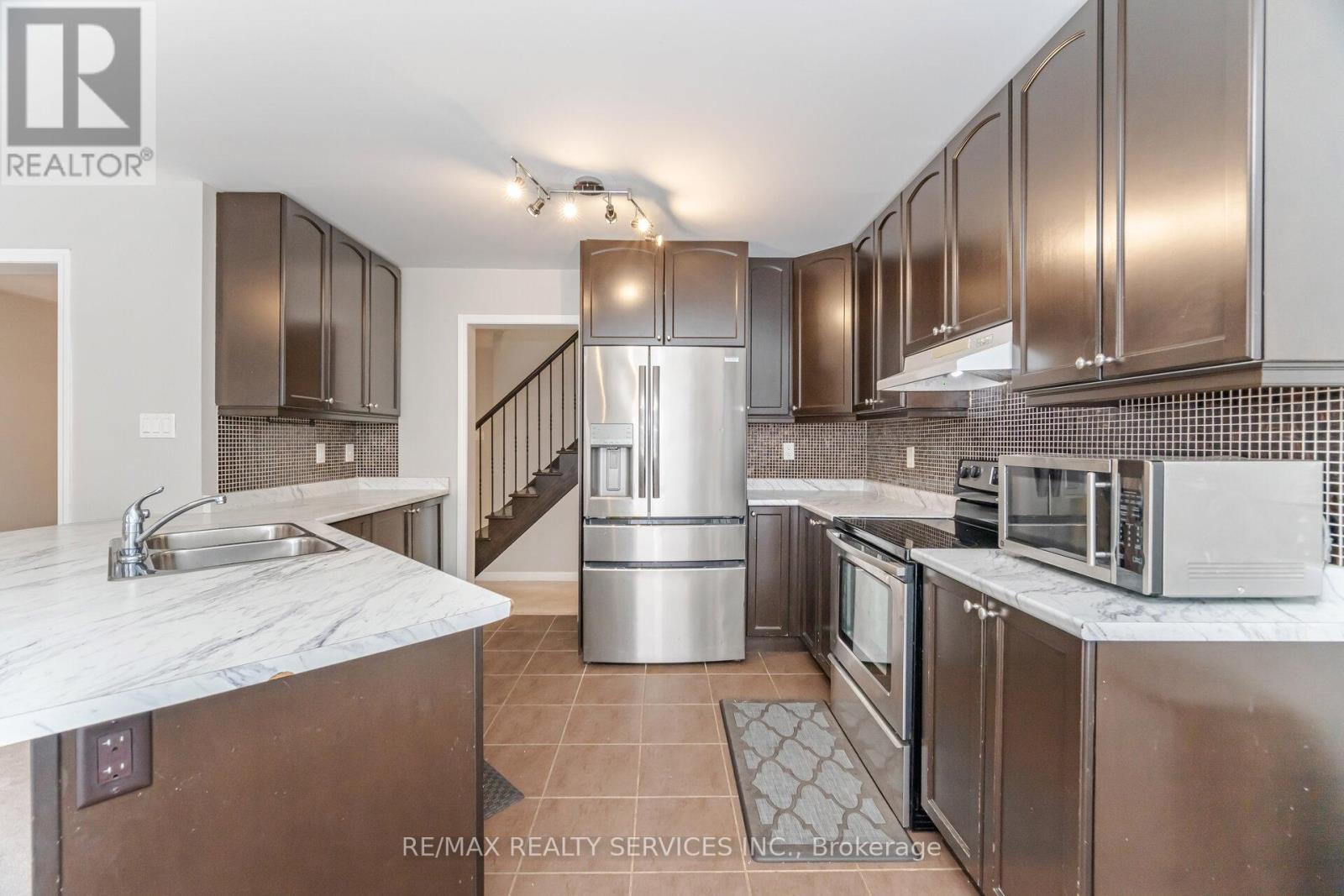 278 Gleave Terrace, Milton, Ontario  L9T 8N9 - Photo 19 - W12602178