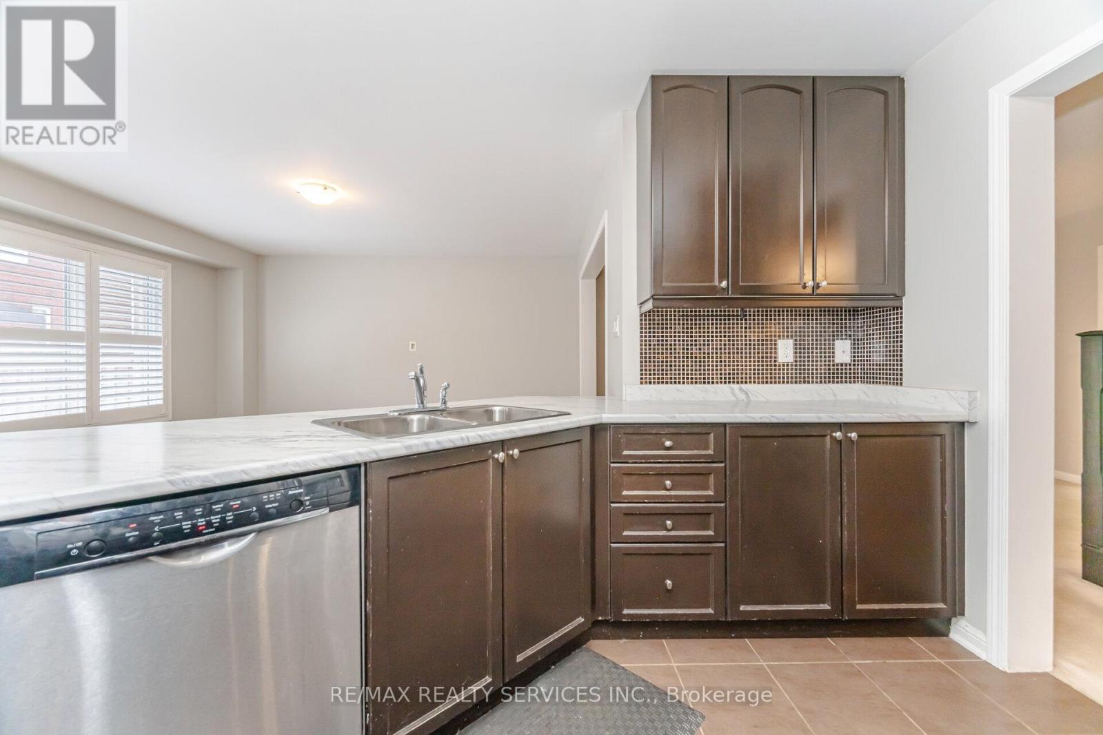 278 Gleave Terrace, Milton, Ontario  L9T 8N9 - Photo 20 - W12602178