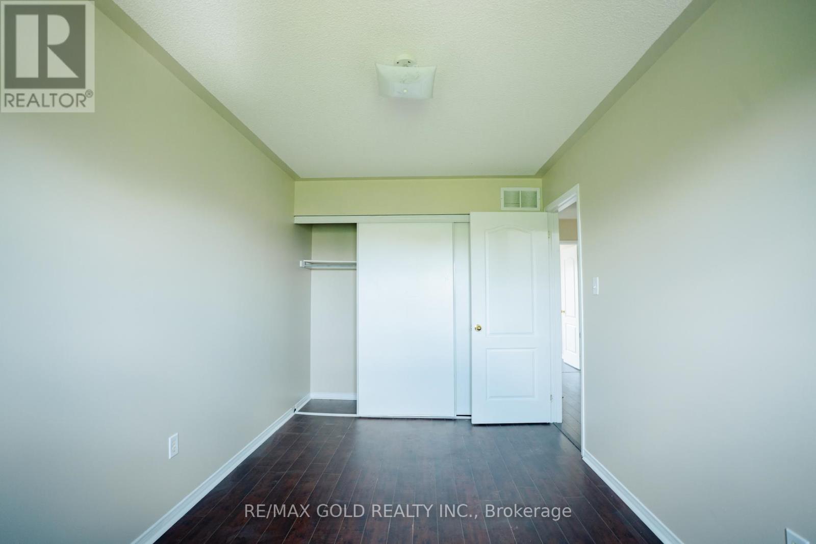 16 Lonestar Crescent, Brampton, Ontario  L7A 2H9 - Photo 11 - W12602200