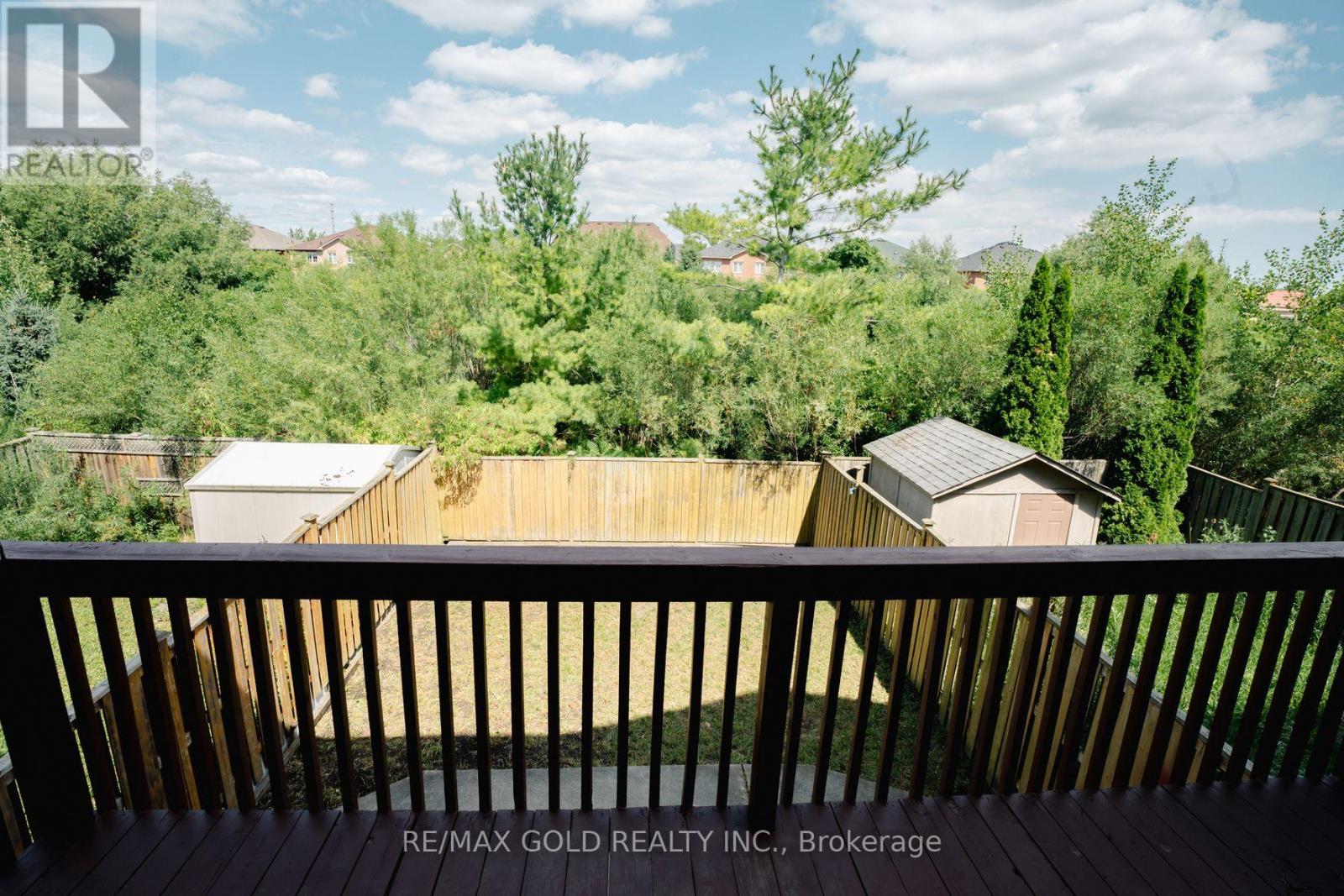 16 Lonestar Crescent, Brampton, Ontario  L7A 2H9 - Photo 8 - W12602200