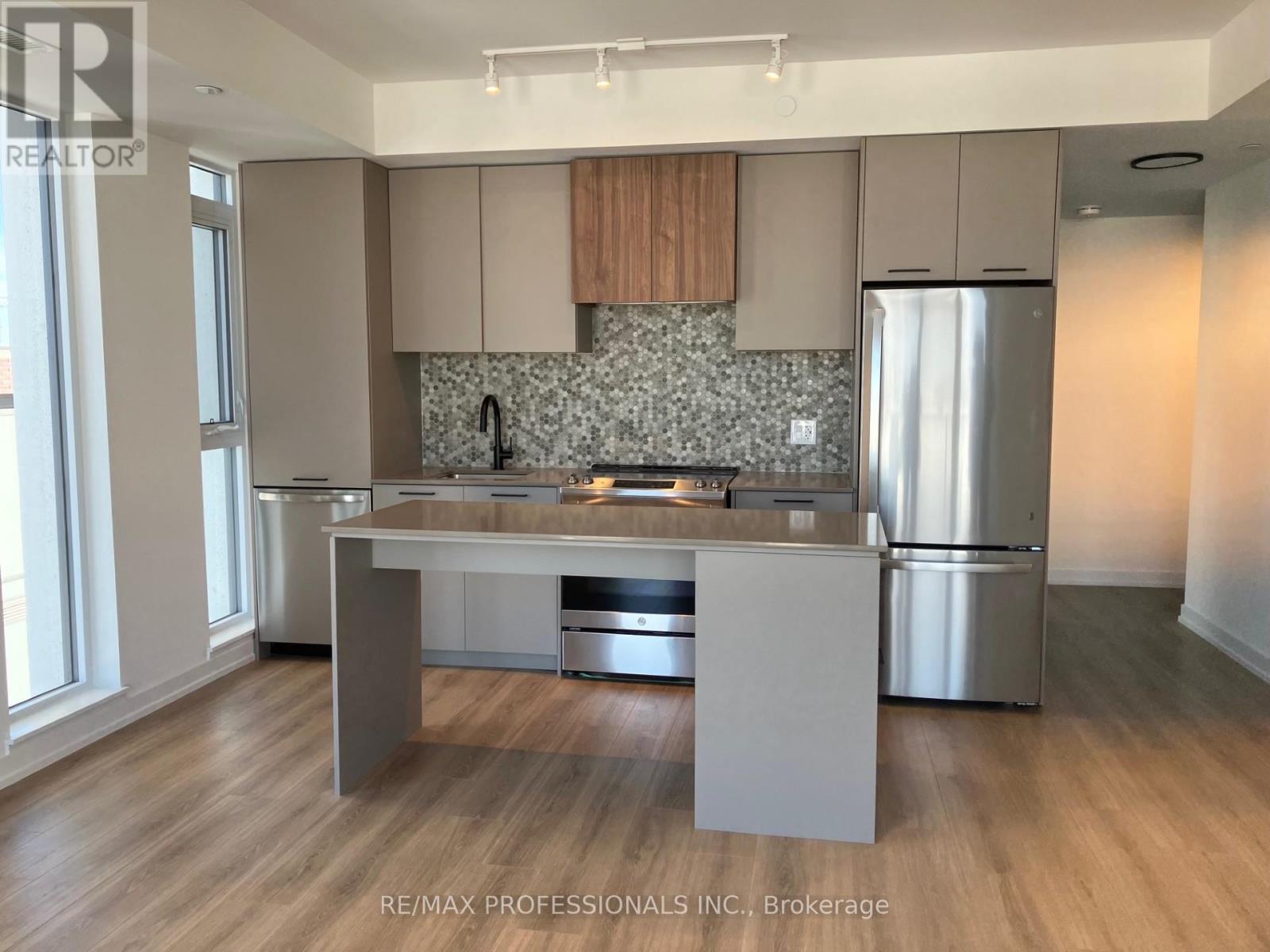 404 - 10 Lagerfeld Drive, Brampton, Ontario  L7A 0H8 - Photo 3 - W12602208