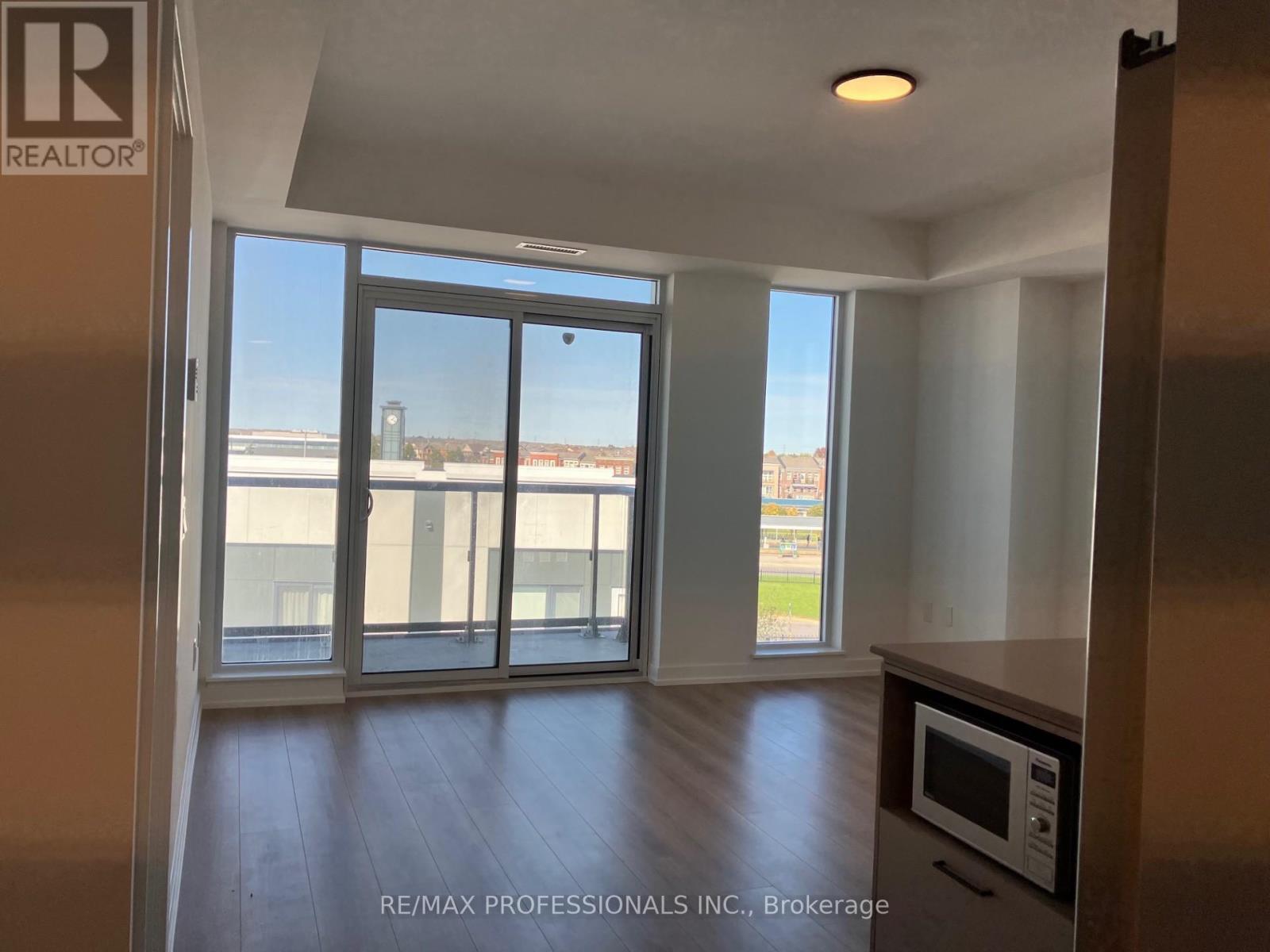 404 - 10 Lagerfeld Drive, Brampton, Ontario  L7A 0H8 - Photo 6 - W12602208