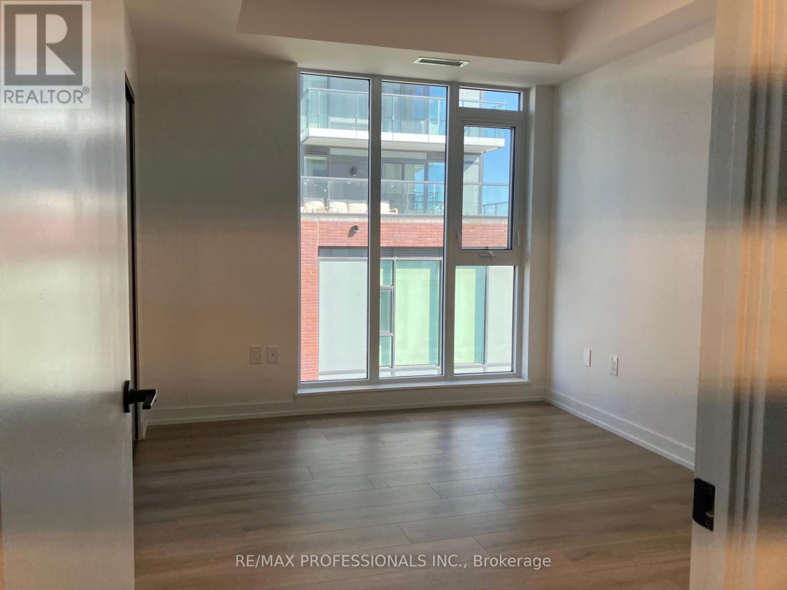 404 - 10 Lagerfeld Drive, Brampton, Ontario  L7A 0H8 - Photo 9 - W12602208