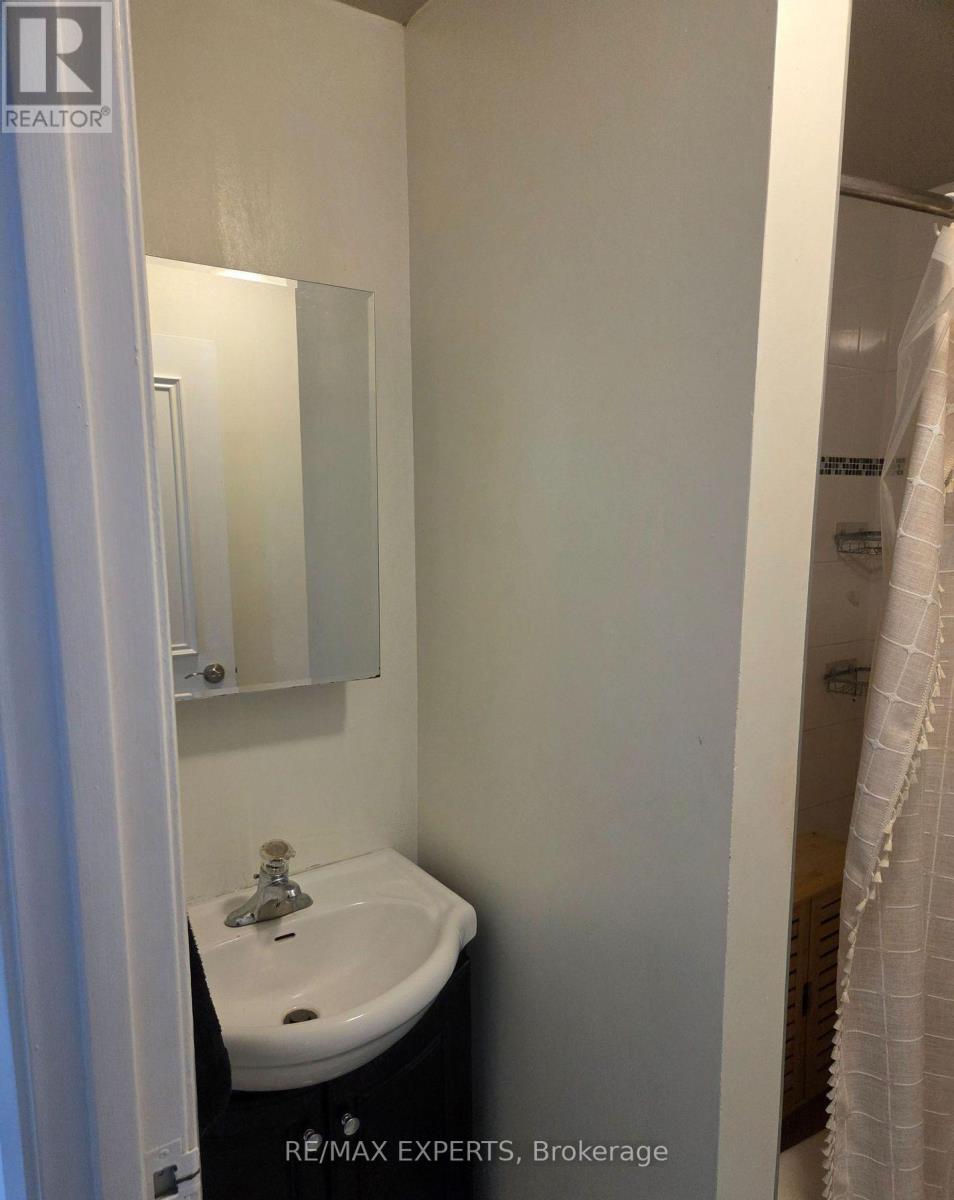 2 - 6 Stavebank Road, Mississauga, Ontario  L5G 2T4 - Photo 2 - W12602242