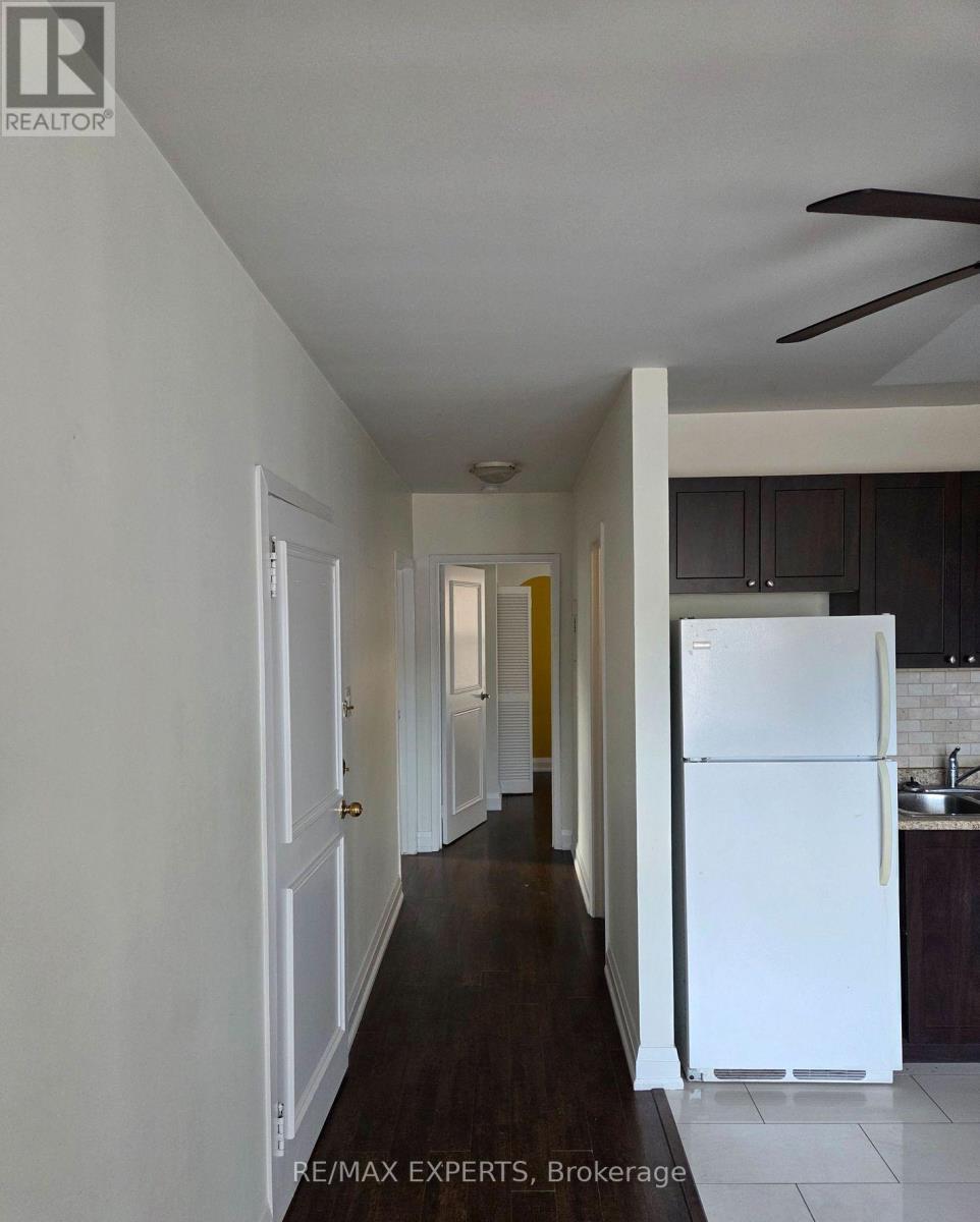 2 - 6 Stavebank Road, Mississauga, Ontario  L5G 2T4 - Photo 5 - W12602242