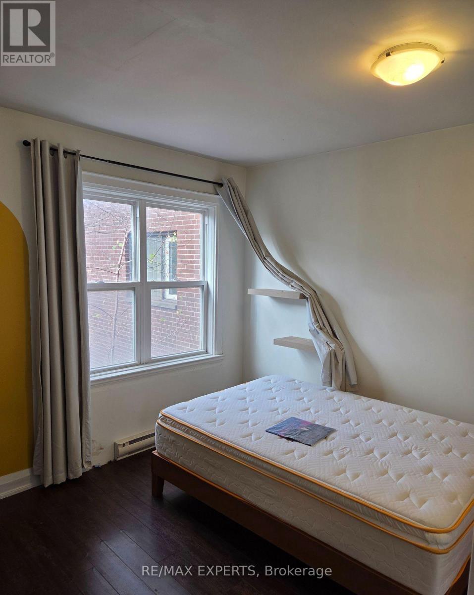 2 - 6 Stavebank Road, Mississauga, Ontario  L5G 2T4 - Photo 7 - W12602242