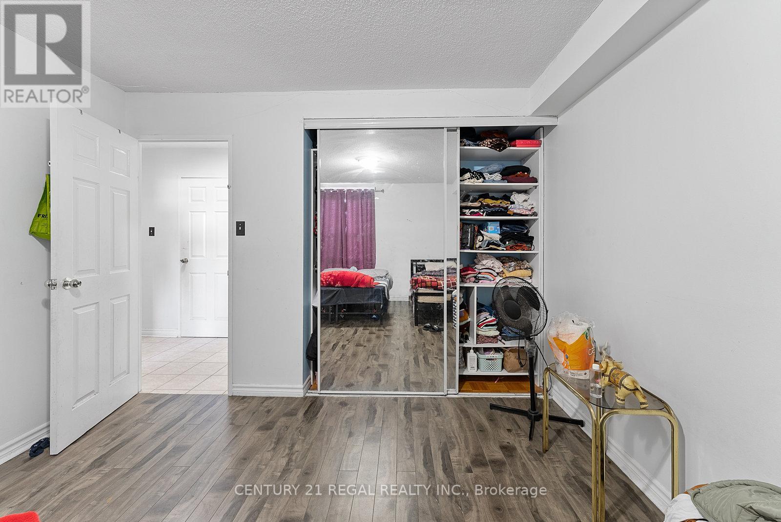 1009 - 18 Knightsbridge Road, Brampton, Ontario  L6T 3X5 - Photo 11 - W12602248