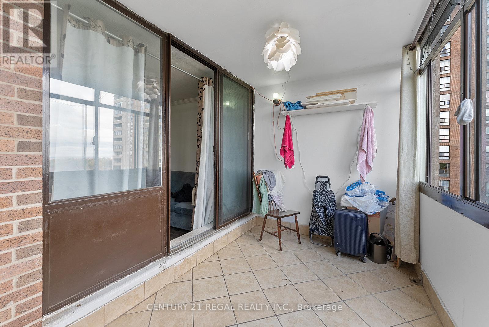 1009 - 18 Knightsbridge Road, Brampton, Ontario  L6T 3X5 - Photo 16 - W12602248