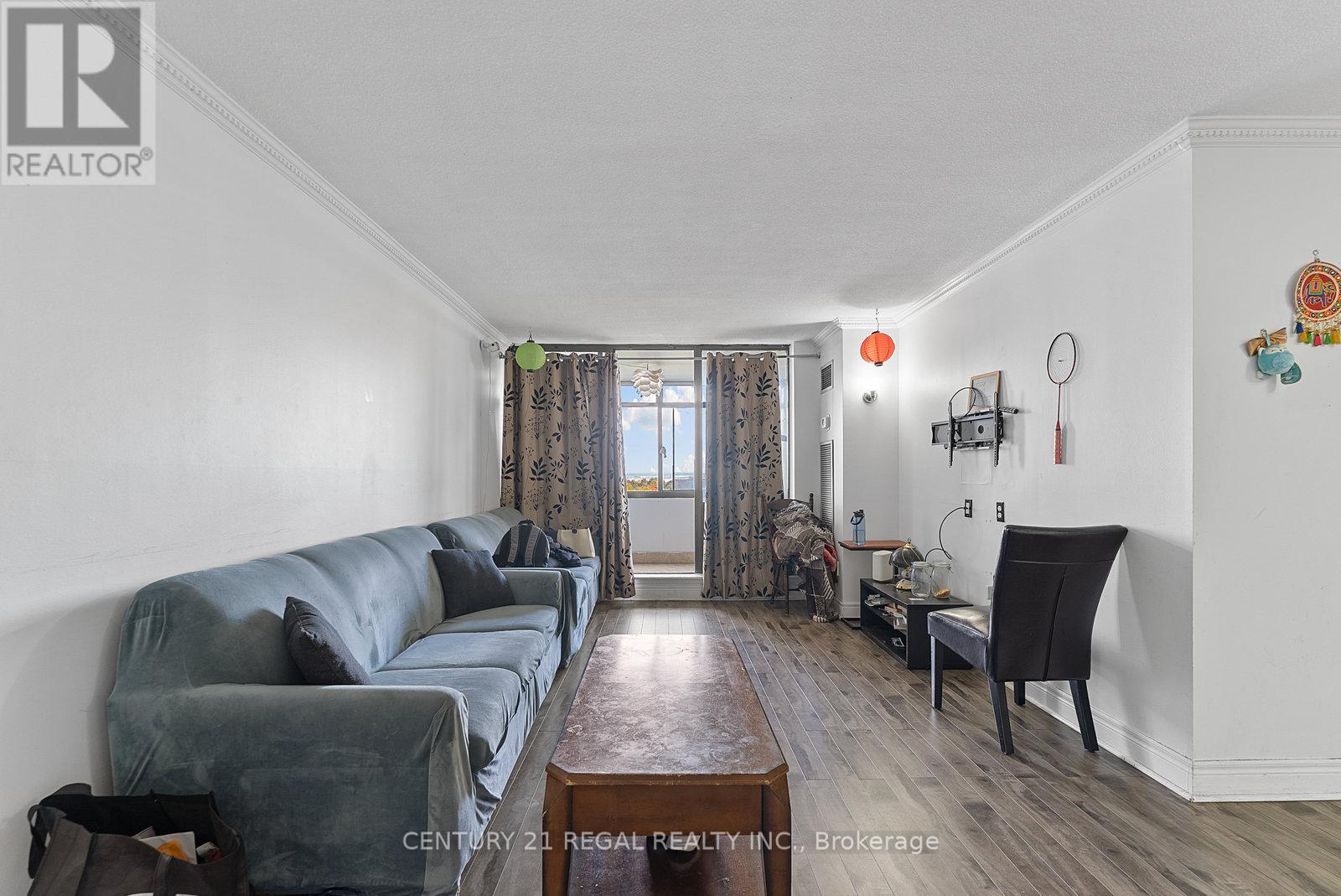 1009 - 18 Knightsbridge Road, Brampton, Ontario  L6T 3X5 - Photo 3 - W12602248