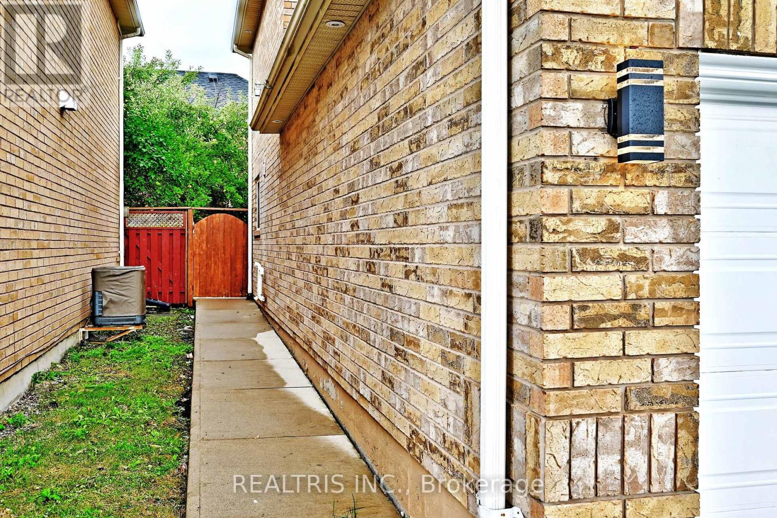 649 Marley Crescent, Milton, Ontario  L9T 5V2 - Photo 30 - W12602260