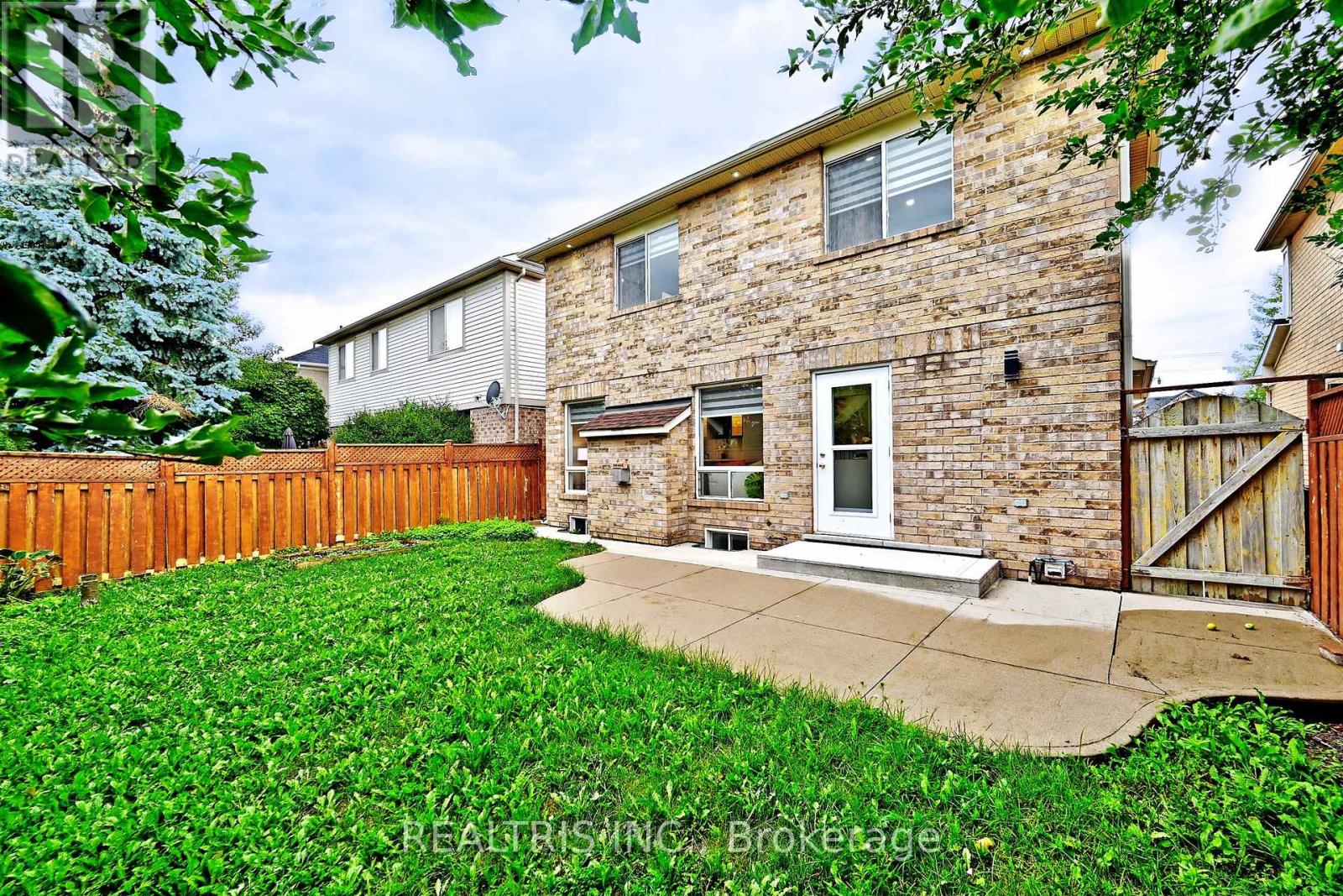 649 Marley Crescent, Milton, Ontario  L9T 5V2 - Photo 32 - W12602260