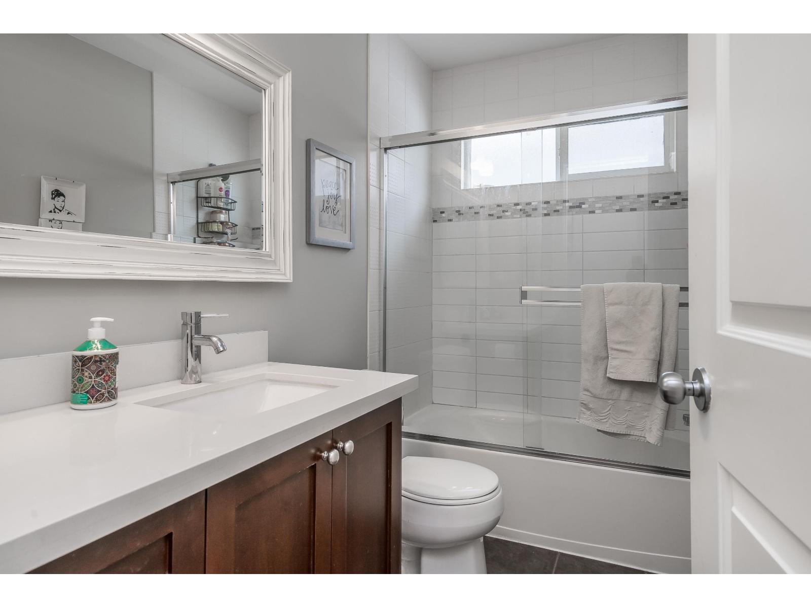 19232 68a Avenue, Surrey, British Columbia V4N 0B6 - Photo 10 - R3072233