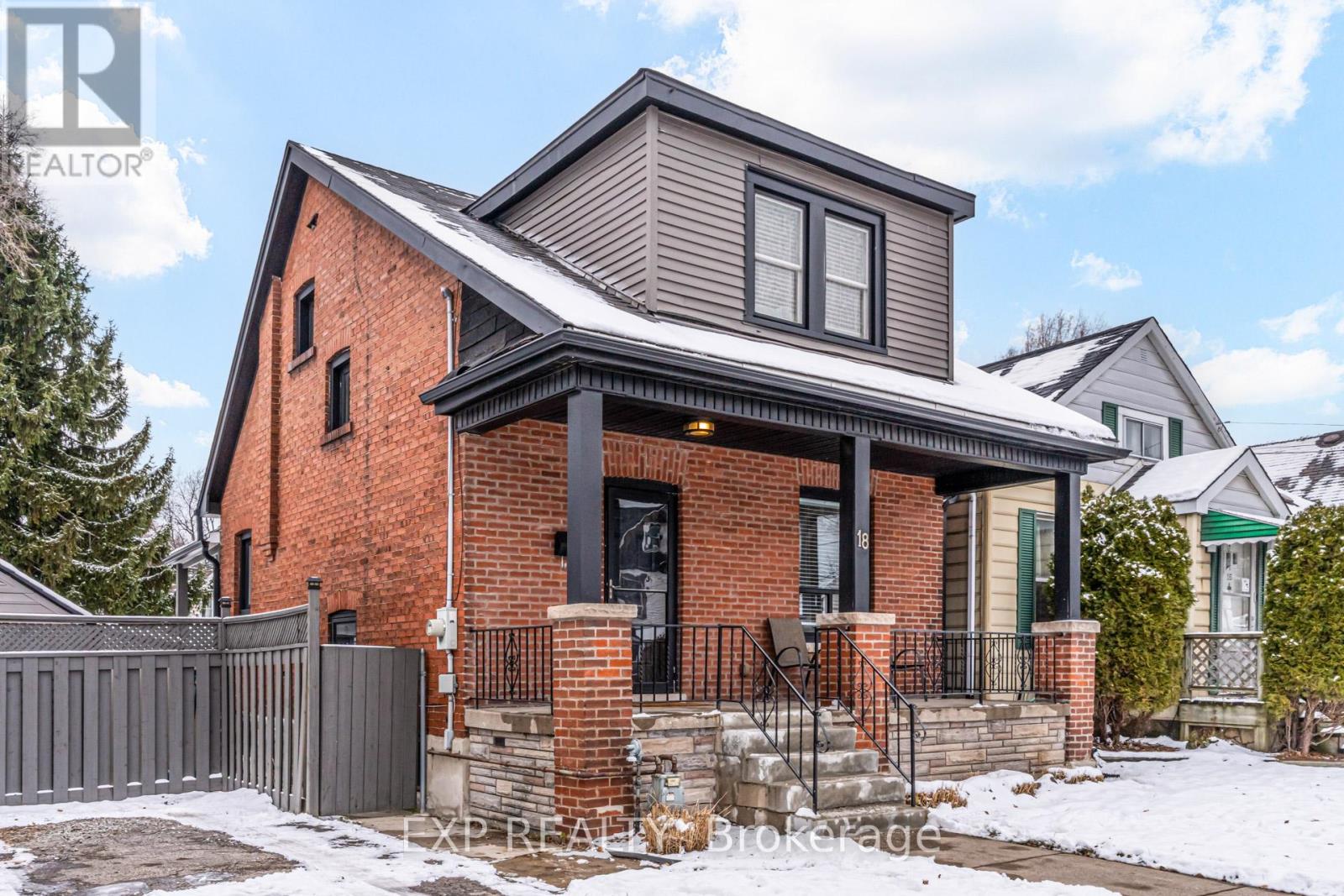 18 East 23rd Street, Hamilton, Ontario  L8V 2W6 - Photo 2 - X12602092