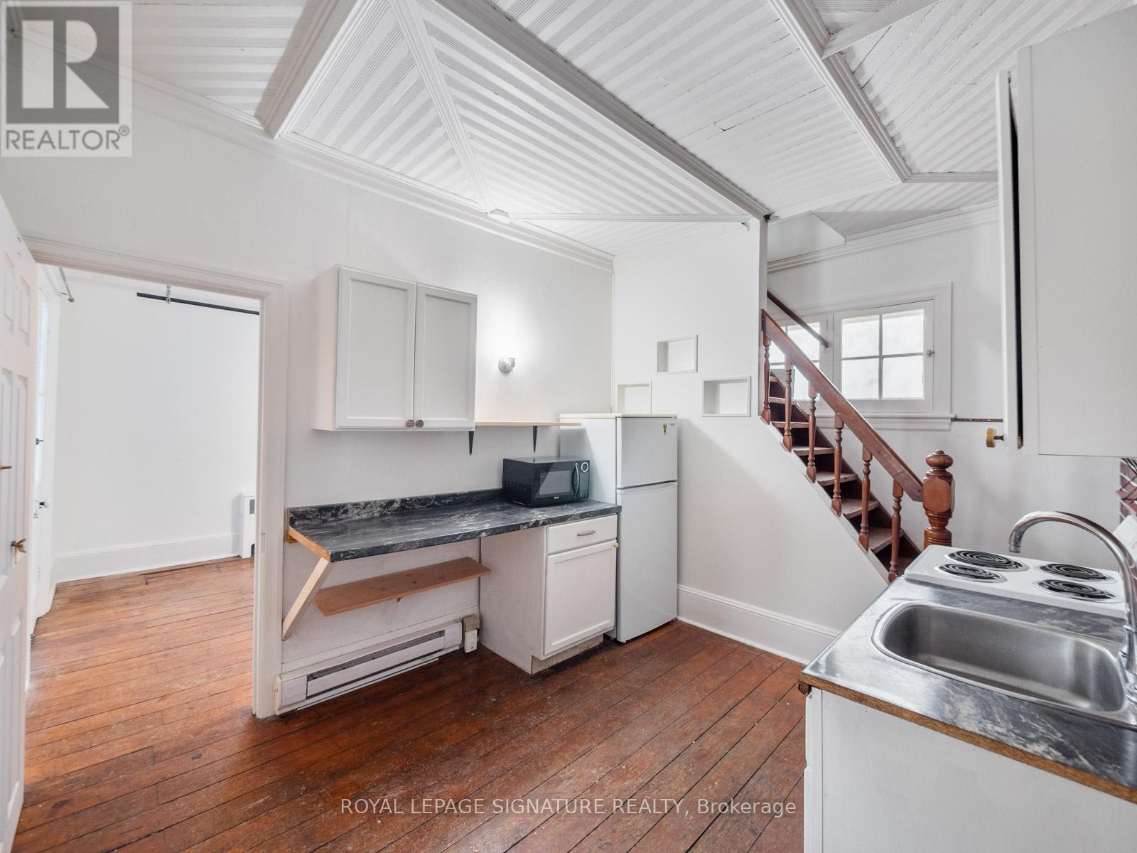 B - 265 College Street, Cobourg, Ontario  K9A 3V1 - Photo 10 - X12602130