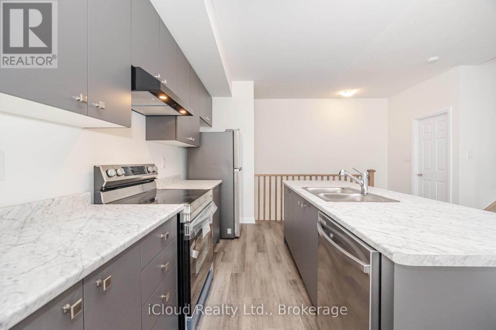 53 Stanley Avenue, Haldimand, Ontario  N3W 0J5 - Photo 14 - X12602140