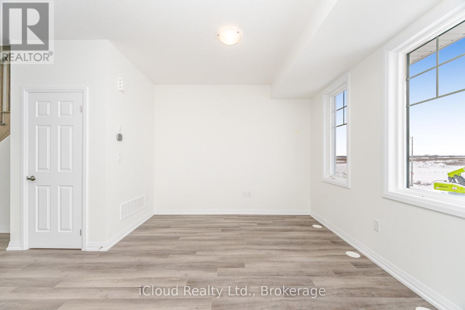 53 Stanley Avenue, Haldimand, Ontario  N3W 0J5 - Photo 19 - X12602140