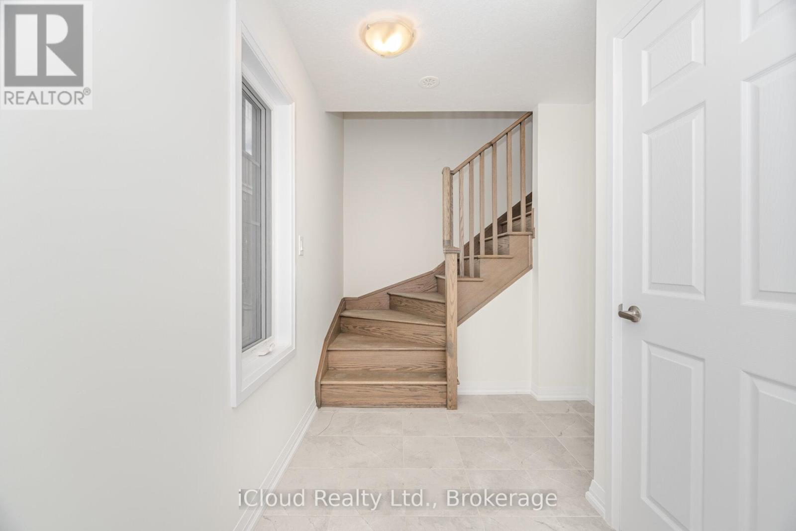 53 Stanley Avenue, Haldimand, Ontario  N3W 0J5 - Photo 8 - X12602140