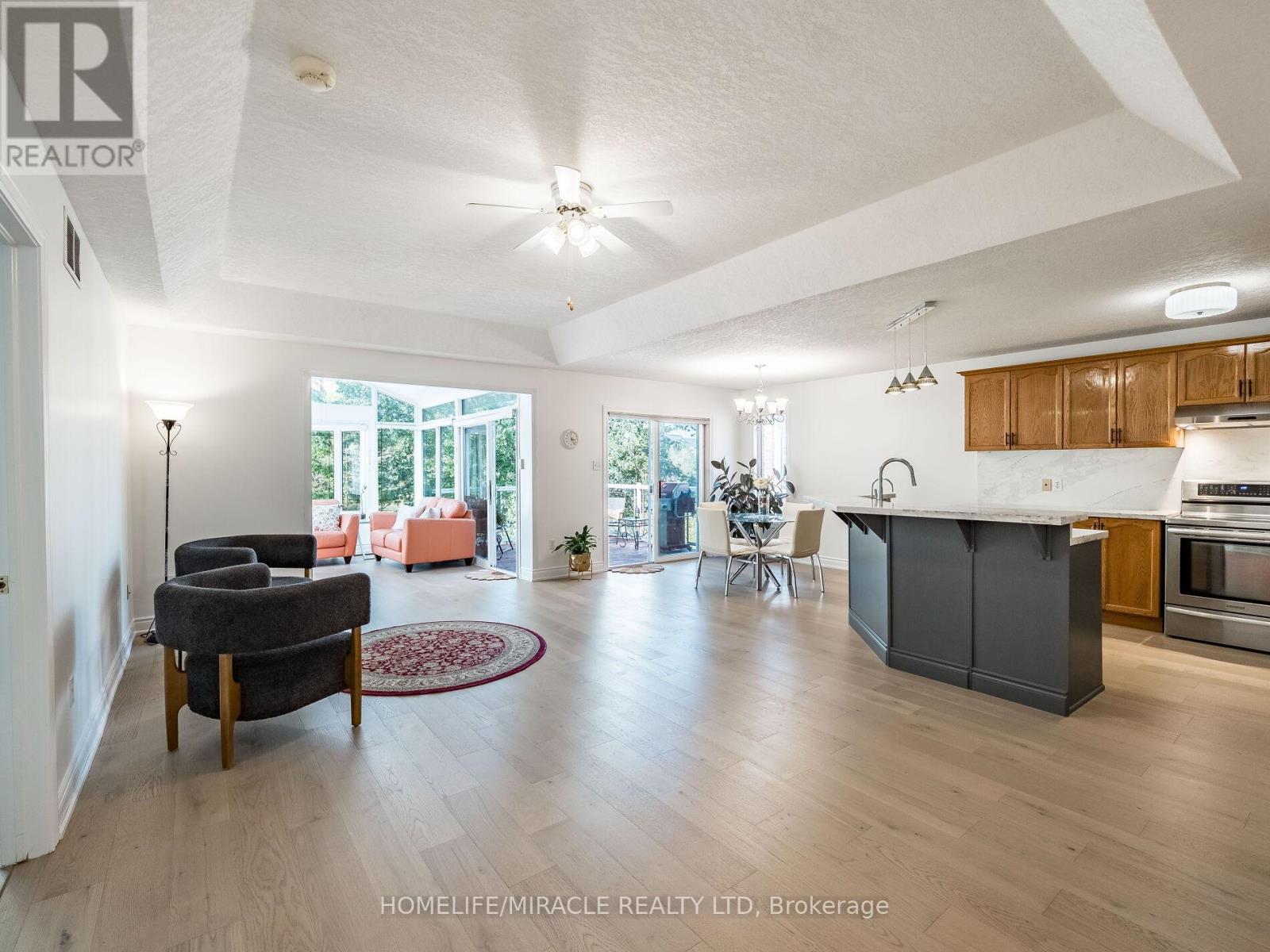 678 Salzburg Drive, Waterloo, Ontario  N2V 2N8 - Photo 11 - X12602228