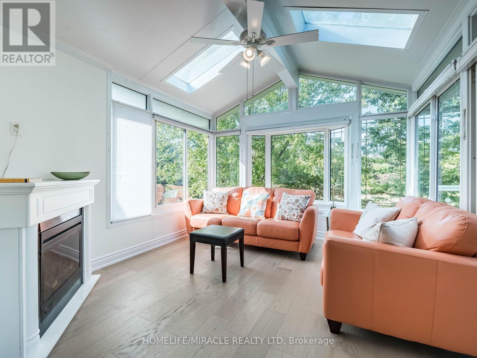 678 Salzburg Drive, Waterloo, Ontario  N2V 2N8 - Photo 13 - X12602228