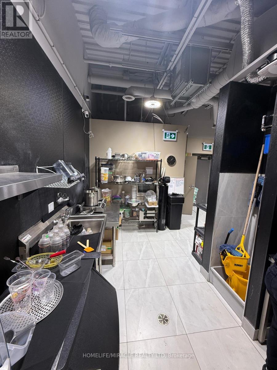 303 - 325 Maxbecker Drive, Waterloo, Ontario  N2E 4H5 - Photo 8 - X12602256