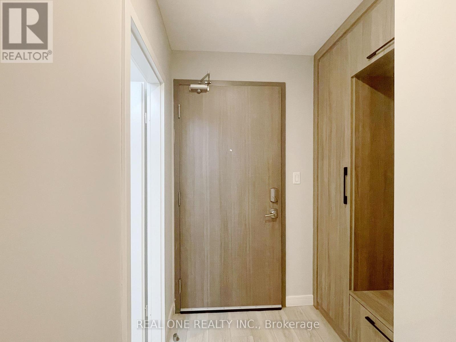 1404 - 20 George Street, Hamilton, Ontario  L8P 0C4 - Photo 3 - X12602264