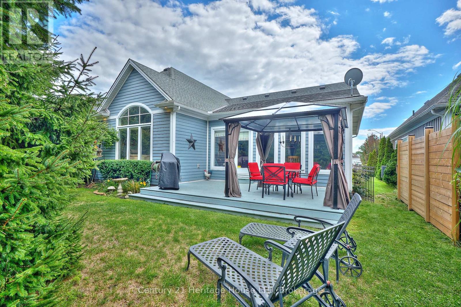 32 Sunrise Court, Fort Erie, Ontario L0S 1N0 - Photo 32 - X12371468