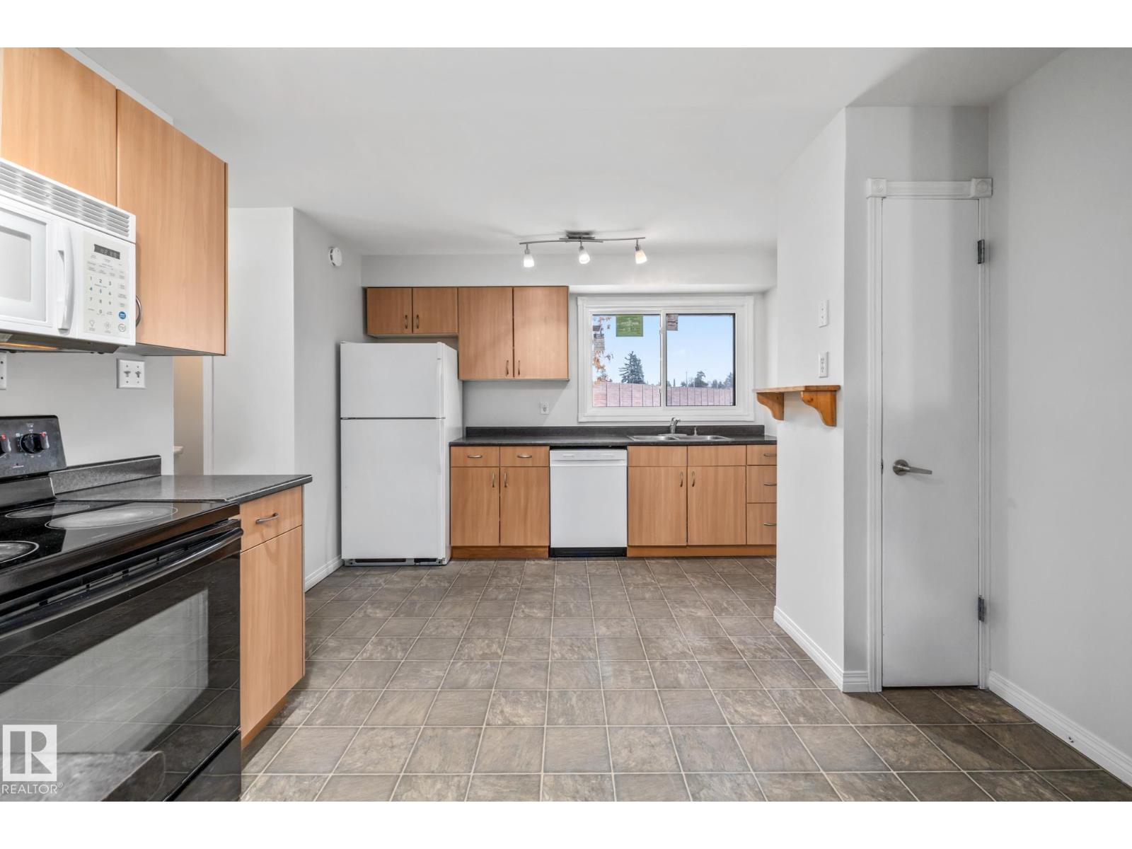 145b Royal Rd Nw, Edmonton, Alberta  T6J 2E7 - Photo 3 - E4467429