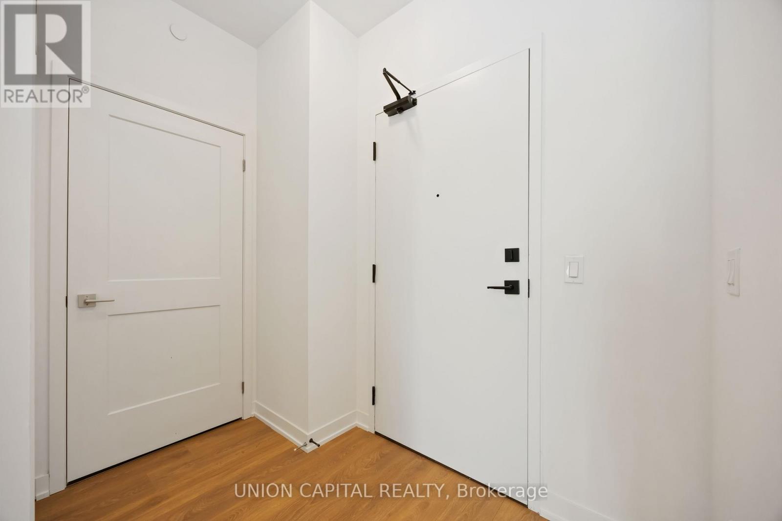 2114 - 10 Abeja Street, Vaughan, Ontario L4K 0R4 - Photo 5 - N12601488