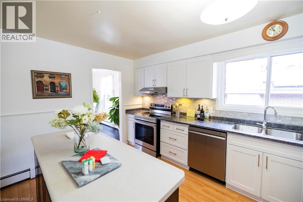 18 Old Farm Road, Brantford, Ontario N3R 6P5 - Photo 11 - 40780407