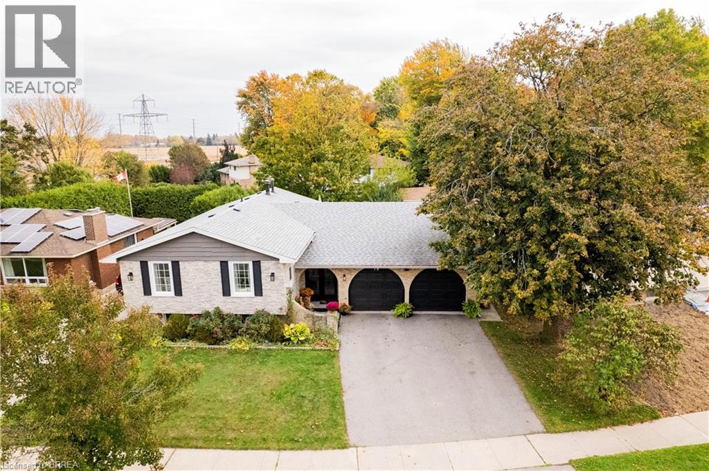 18 Old Farm Road, Brantford, Ontario N3R 6P5 - Photo 2 - 40780407