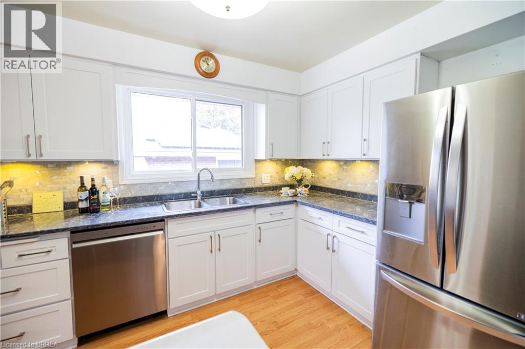 18 Old Farm Road, Brantford, Ontario N3R 6P5 - Photo 10 - 40780407