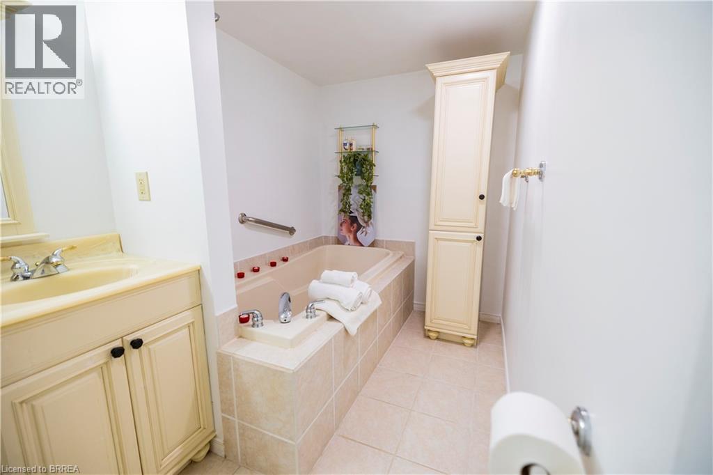 18 Old Farm Road, Brantford, Ontario N3R 6P5 - Photo 27 - 40780407