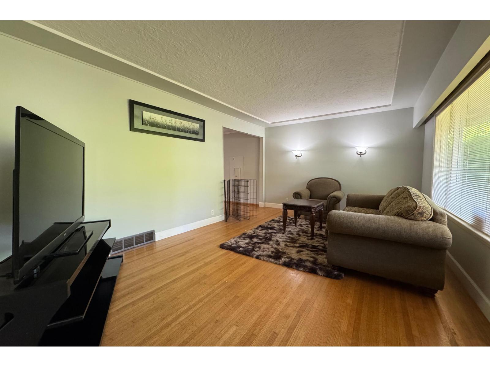 13654 Larner Road, Surrey, British Columbia V3R 5K2 - Photo 4 - R3041086