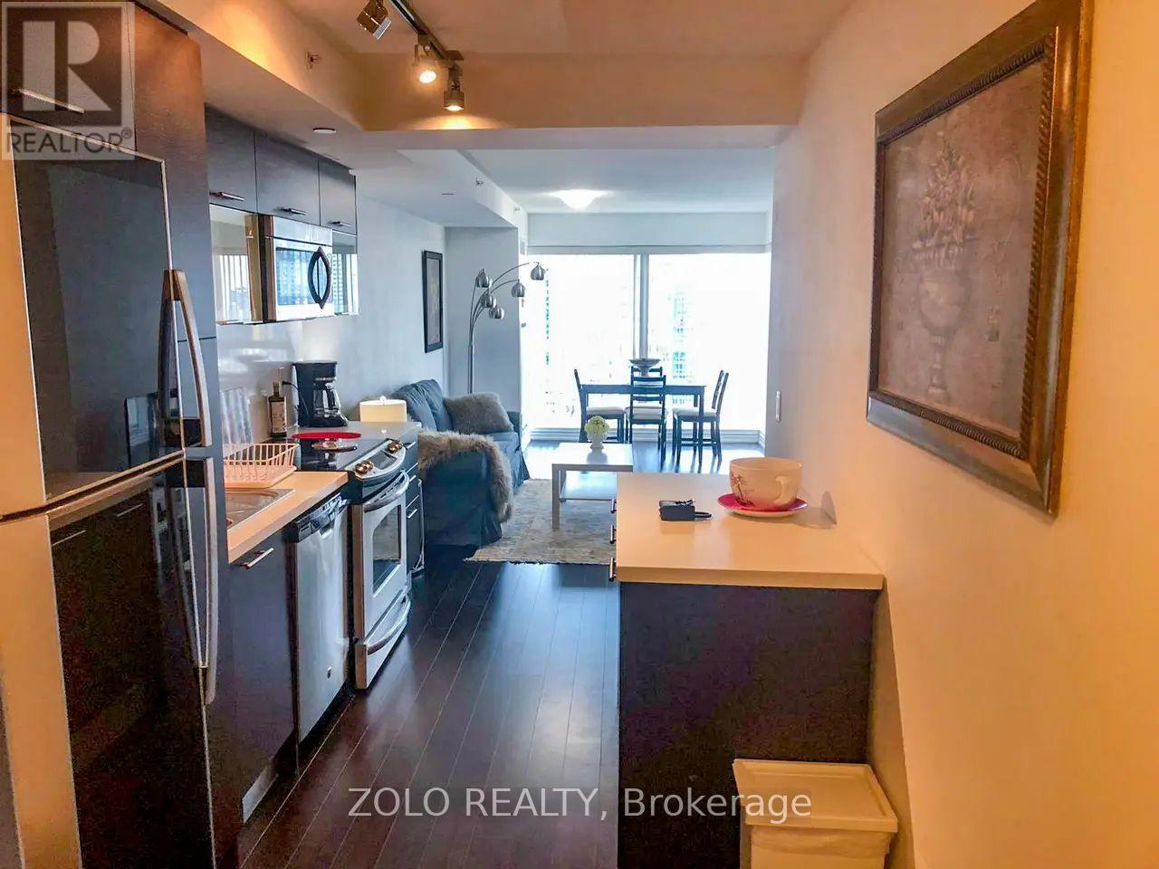 2701 - 386 Yonge Street, Toronto, Ontario  M5B 0A5 - Photo 6 - C12602358