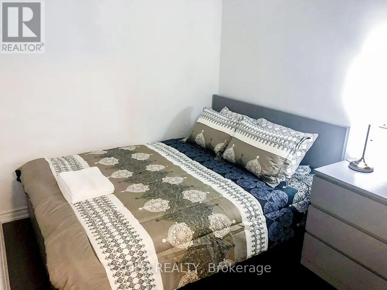 2701 - 386 Yonge Street, Toronto, Ontario  M5B 0A5 - Photo 9 - C12602358