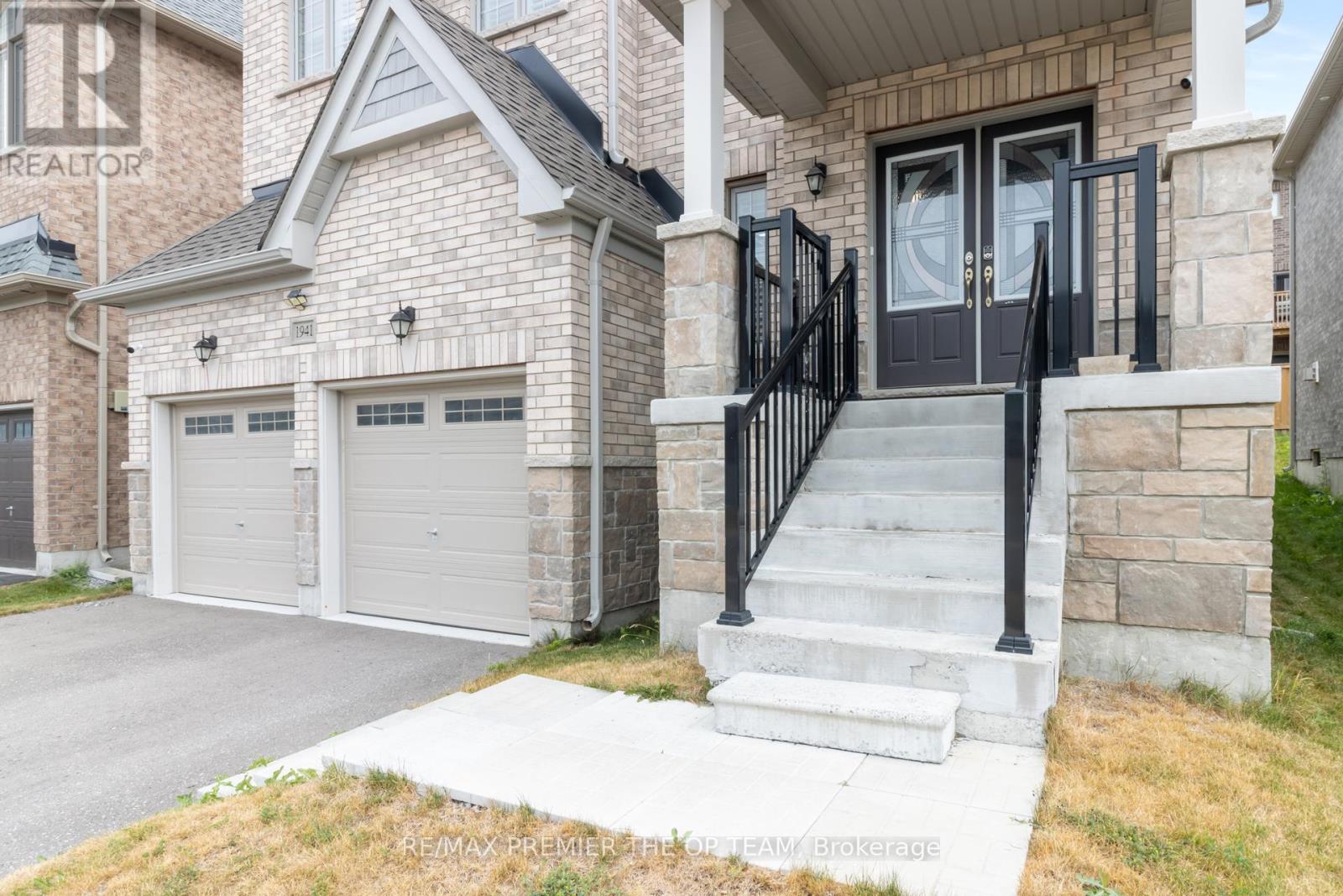 1941 Don White Court, Oshawa, Ontario L1K 1A1 - Photo 4 - E12602324