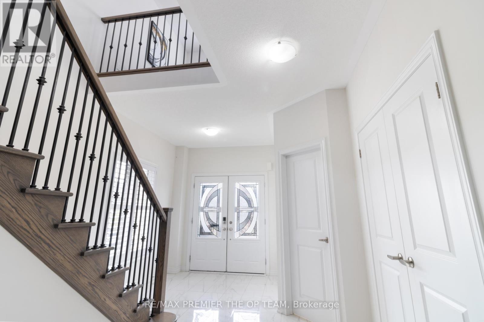 1941 Don White Court, Oshawa, Ontario L1K 1A1 - Photo 7 - E12602324