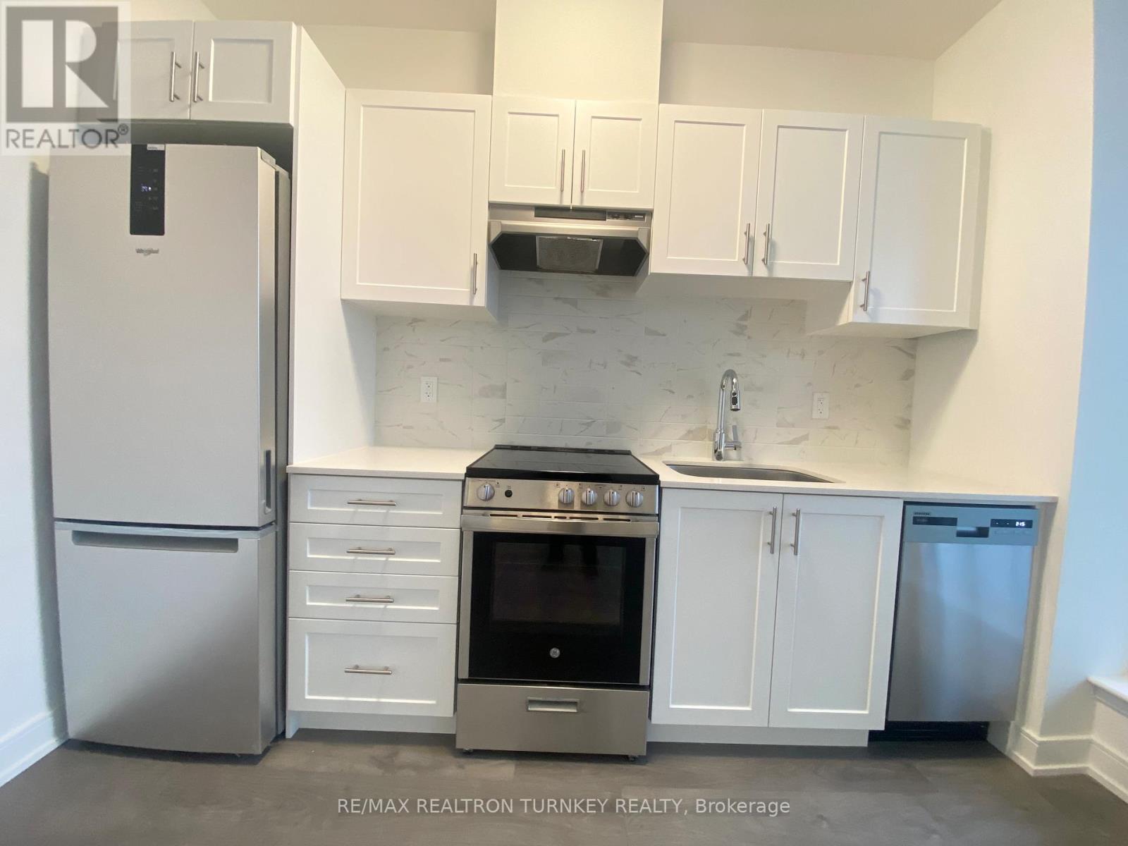 305 - 705 Davis Drive, Newmarket, Ontario  L3Y 0J1 - Photo 10 - N12602288