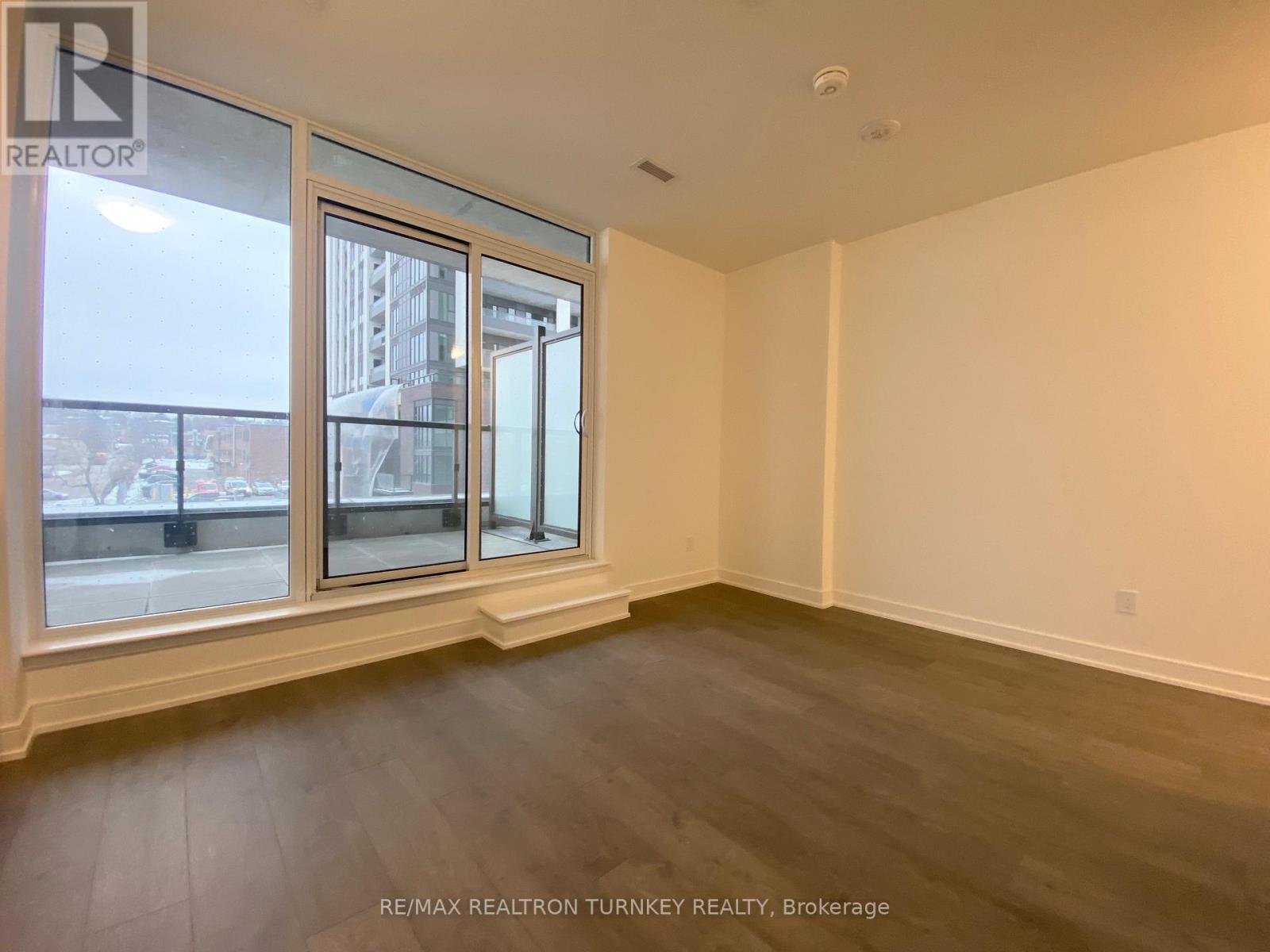 305 - 705 Davis Drive, Newmarket, Ontario  L3Y 0J1 - Photo 3 - N12602288