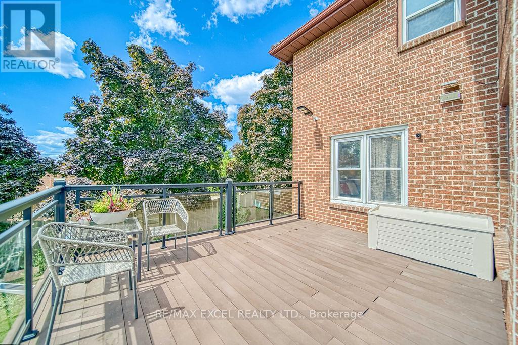 88 Montgomery Court, Markham, Ontario  L3R 0C1 - Photo 13 - N12602372