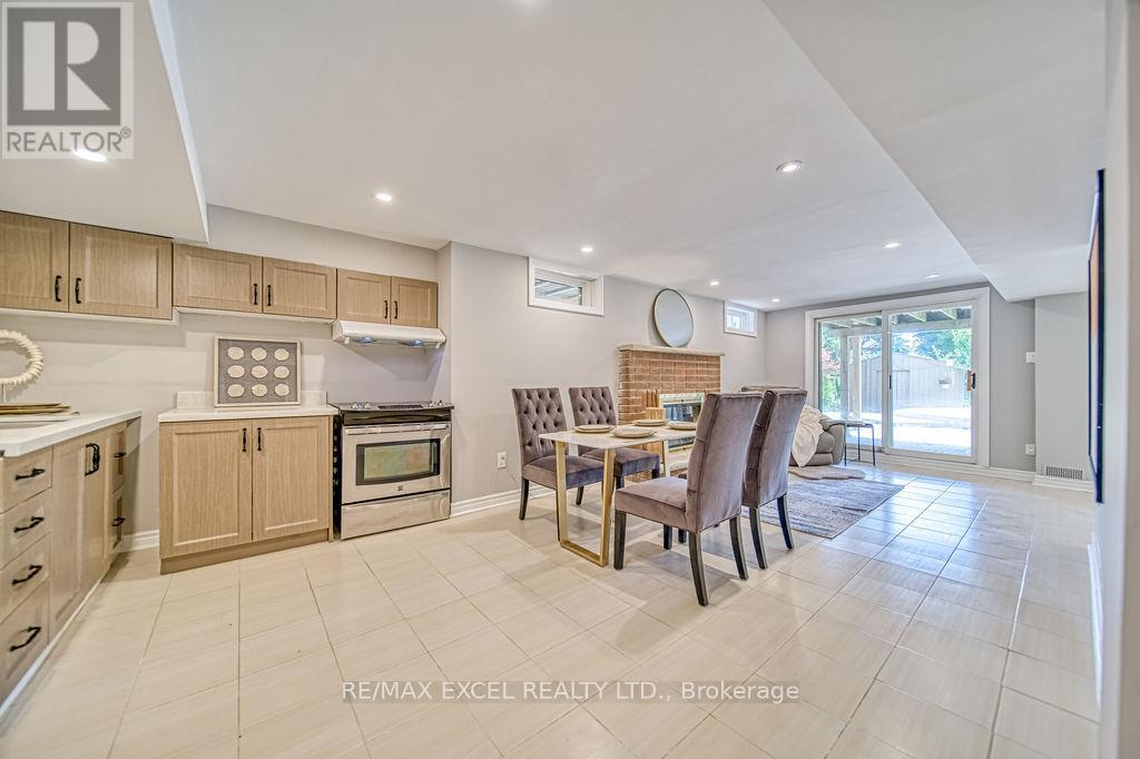 88 Montgomery Court, Markham, Ontario  L3R 0C1 - Photo 37 - N12602372