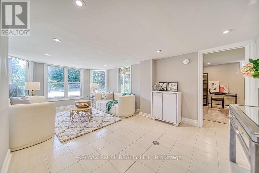 88 Montgomery Court, Markham, Ontario  L3R 0C1 - Photo 40 - N12602372