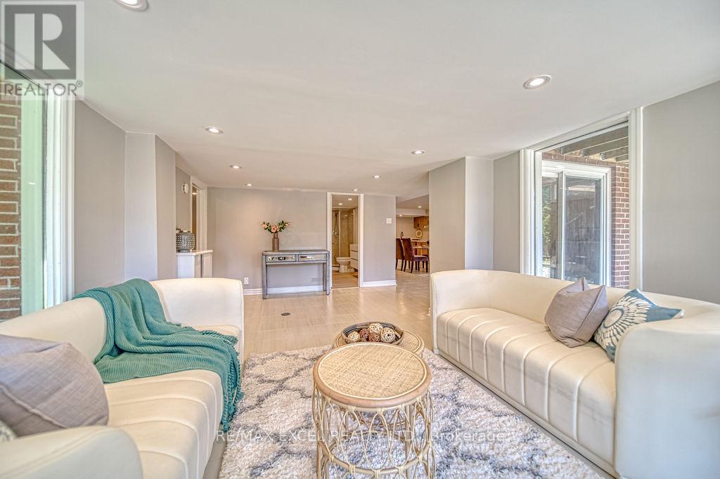 88 Montgomery Court, Markham, Ontario  L3R 0C1 - Photo 41 - N12602372