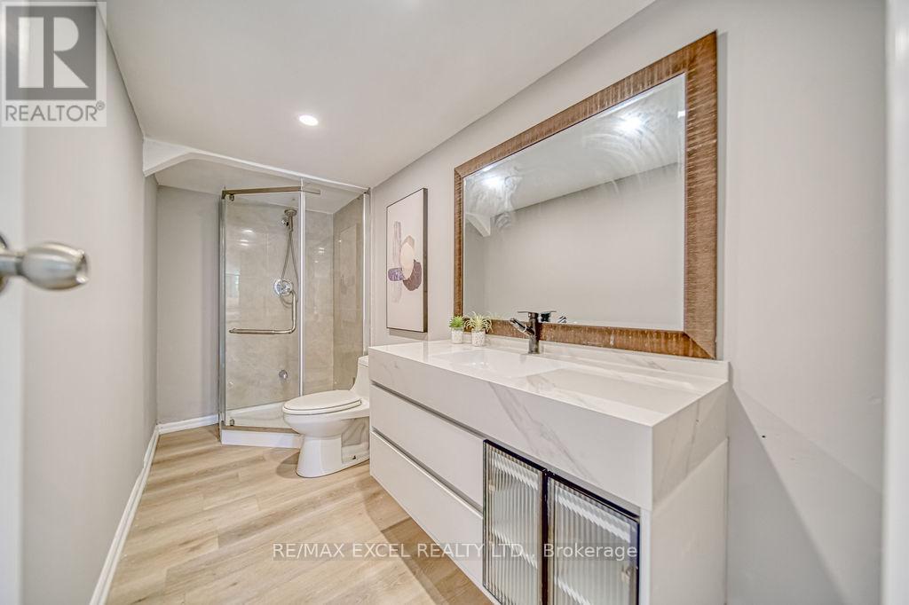 88 Montgomery Court, Markham, Ontario  L3R 0C1 - Photo 44 - N12602372